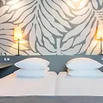 Gardette Park 4*