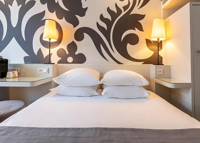 Отель Gardette Park 4*